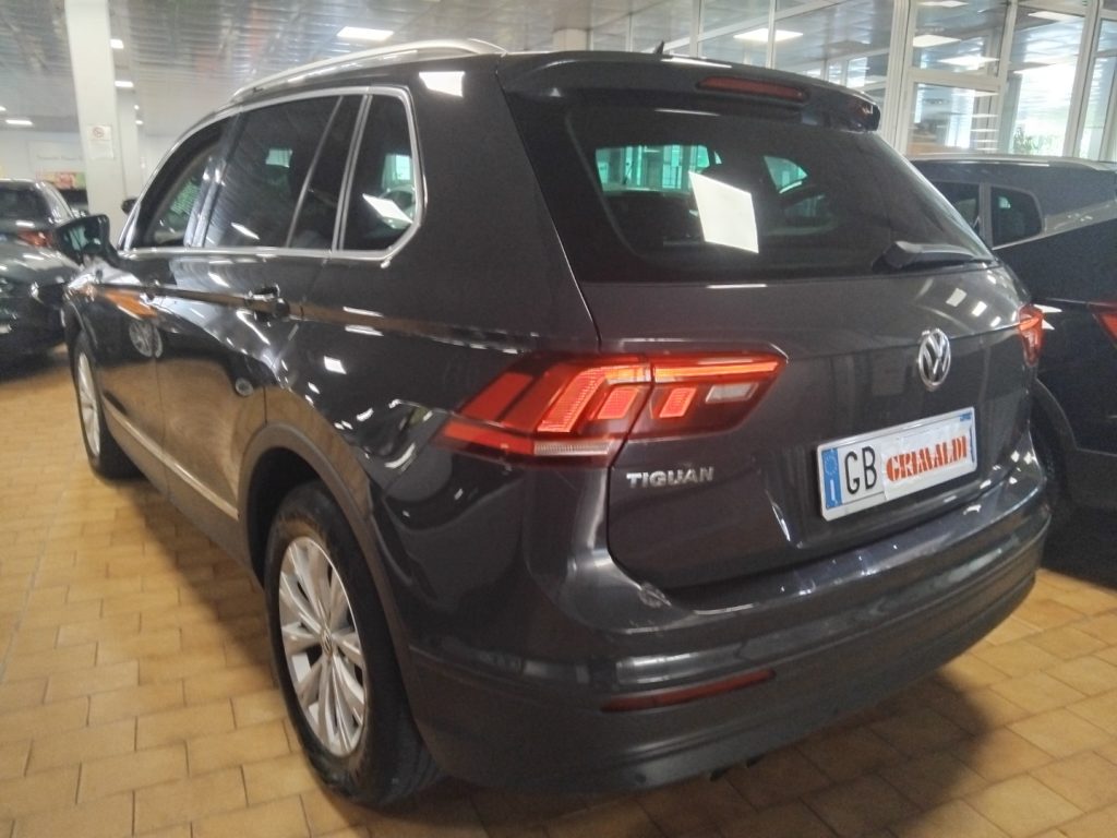VOLKSWAGEN Tiguan 1.5 TSI Business - 4