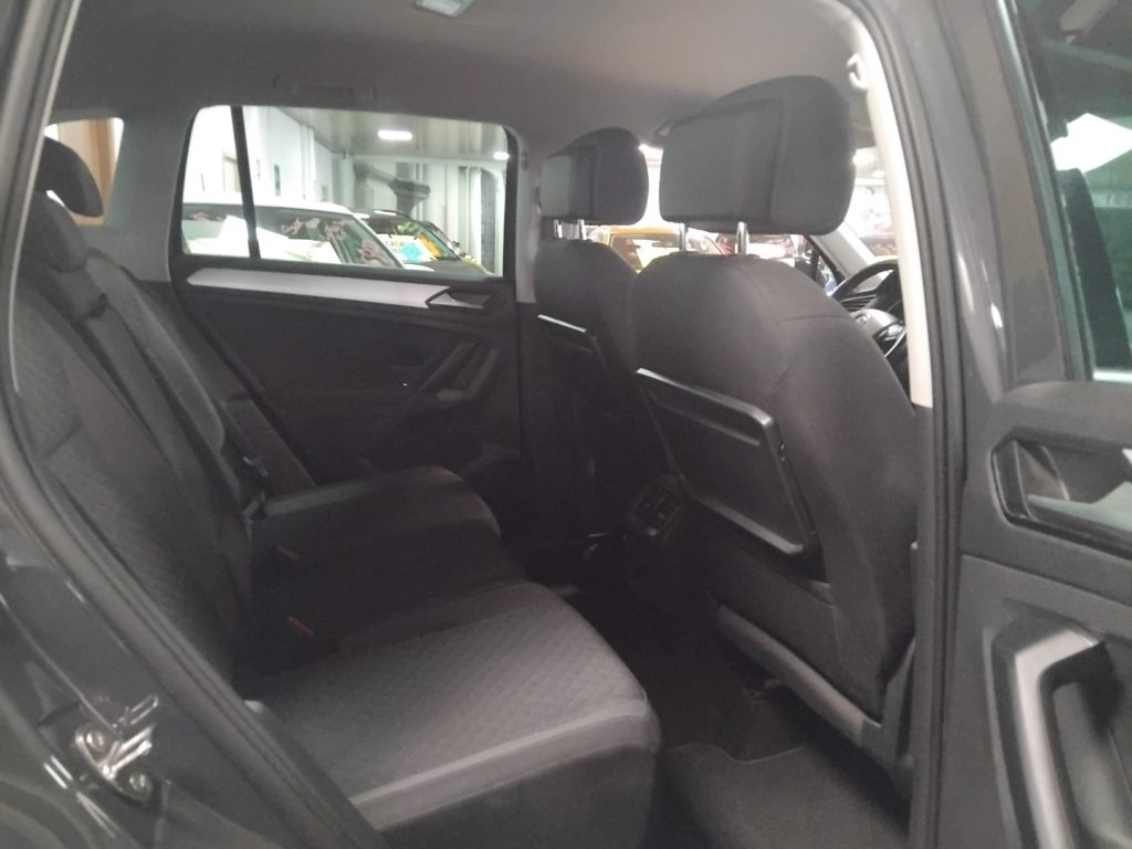 VOLKSWAGEN Tiguan 1.5 TSI Business - 10