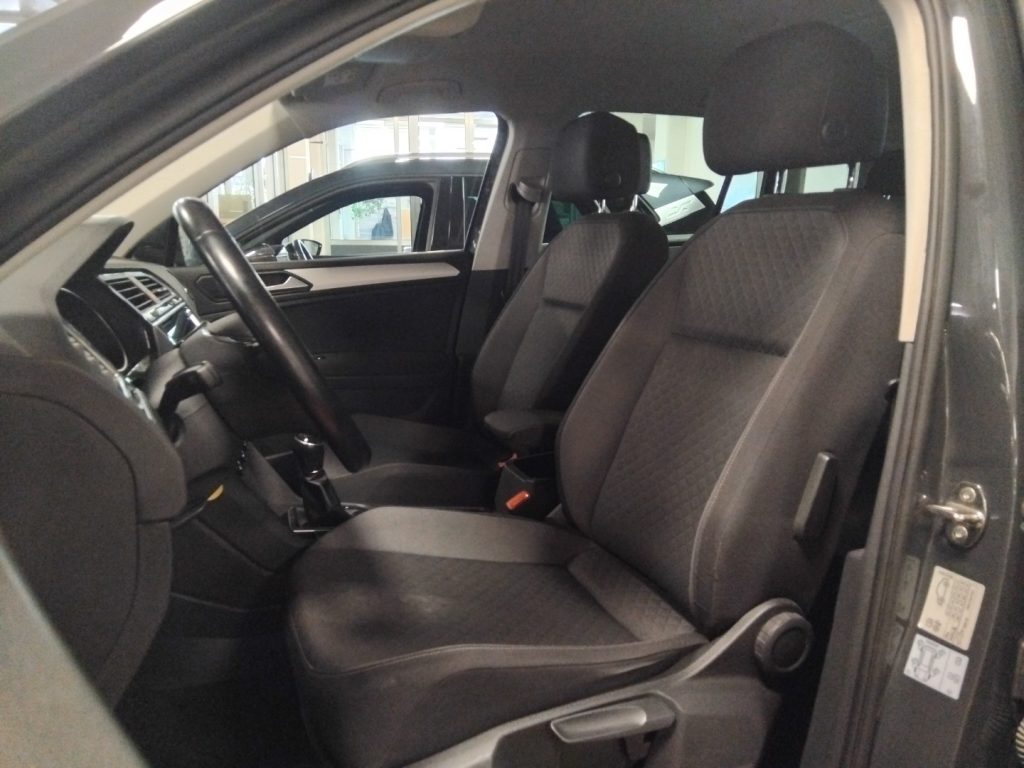 VOLKSWAGEN Tiguan 1.5 TSI Business - 15