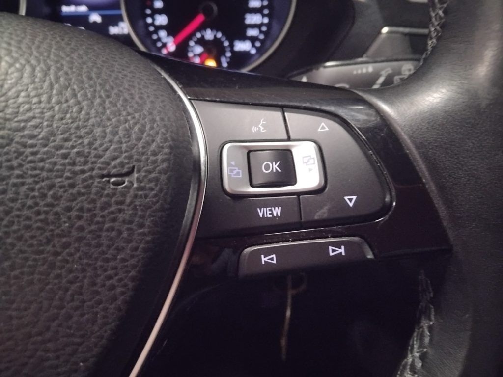 VOLKSWAGEN Tiguan 1.5 TSI Business - 21