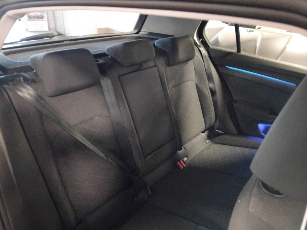 VOLKSWAGEN Golf 1.5 TGI DSG Life - 11