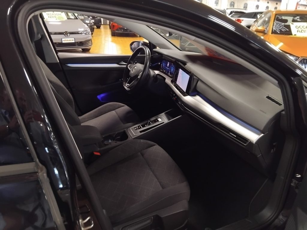 VOLKSWAGEN Golf 1.5 TGI DSG Life - 12