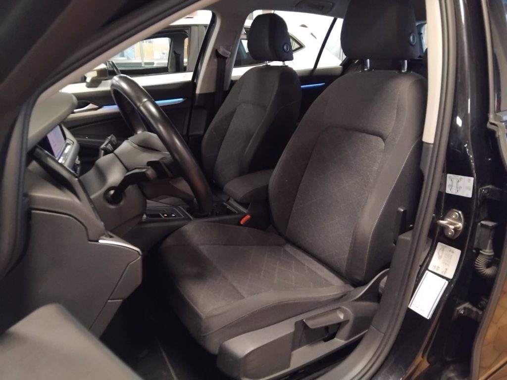 VOLKSWAGEN Golf 1.5 TGI DSG Life - 15