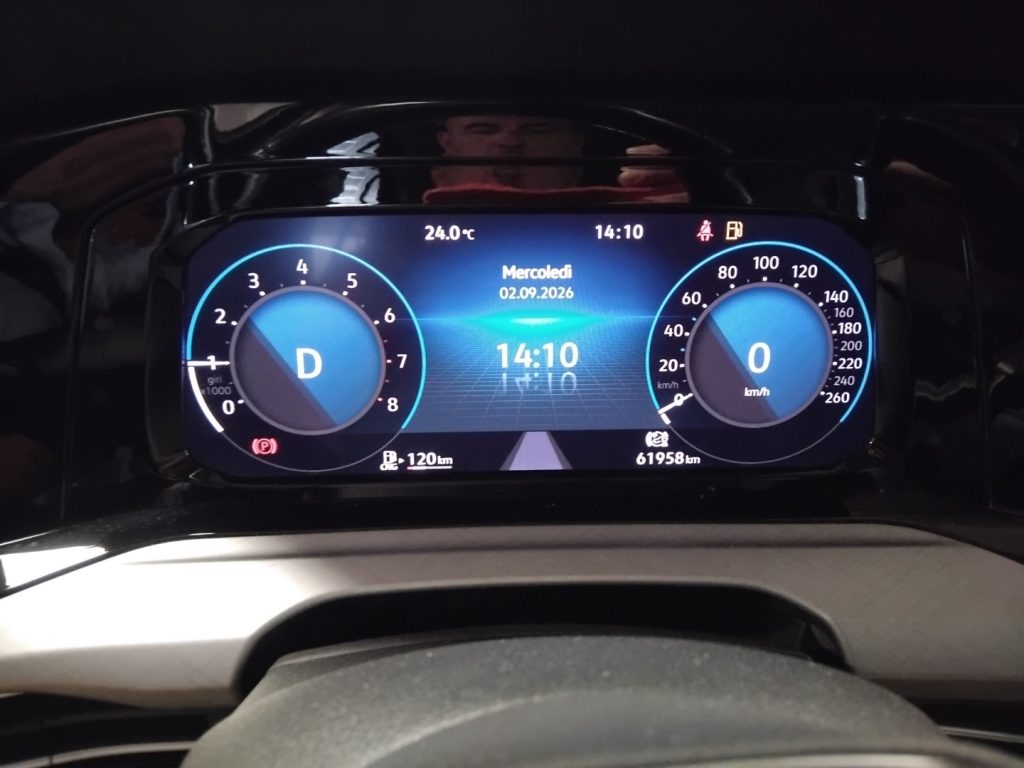 VOLKSWAGEN Golf 1.5 TGI DSG Life - 27