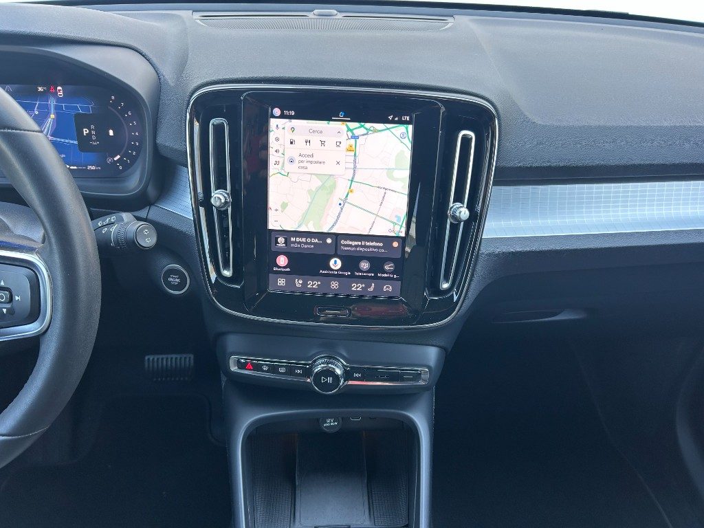 VOLVO XC40 B3 automatico Core - Grid Foto 12