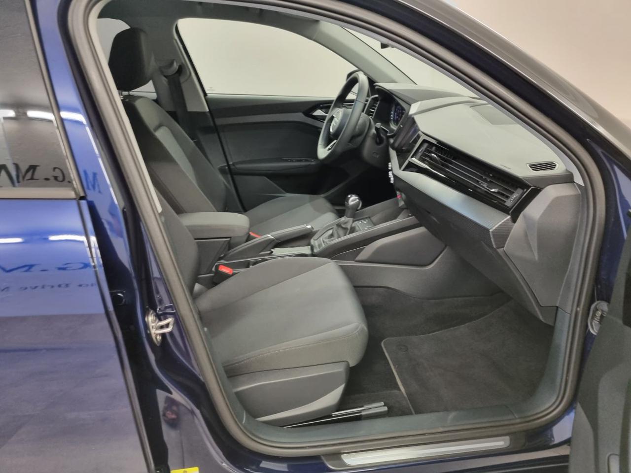 AUDI A1 allstreet 30 TFSI S tronic Identity Contrast - 9