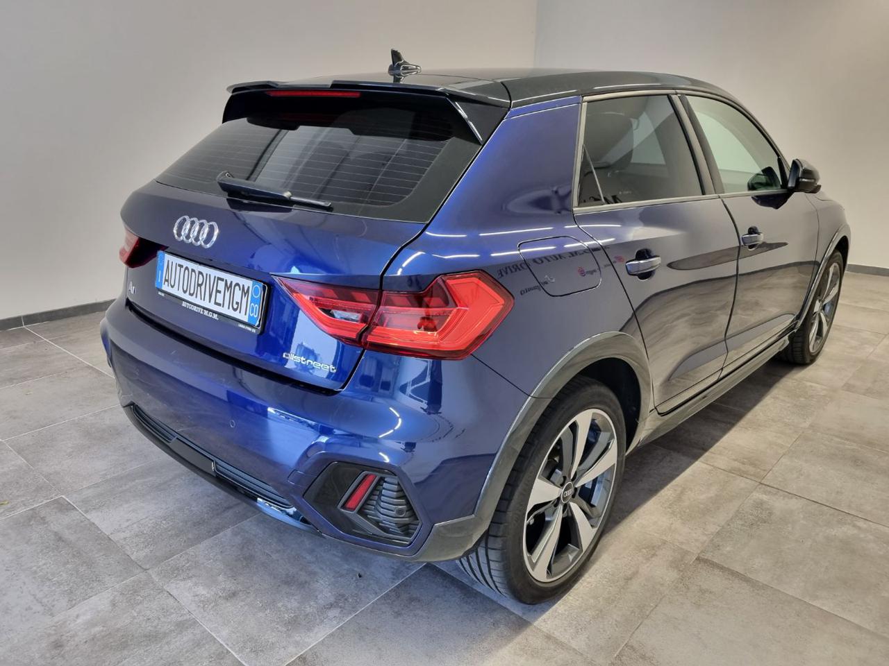 AUDI A1 allstreet 30 TFSI S tronic Identity Contrast - 17