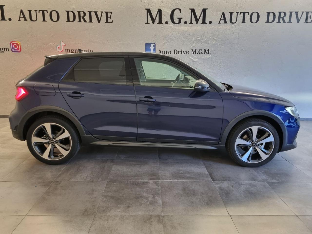 AUDI A1 allstreet 30 TFSI S tronic Identity Contrast - 4