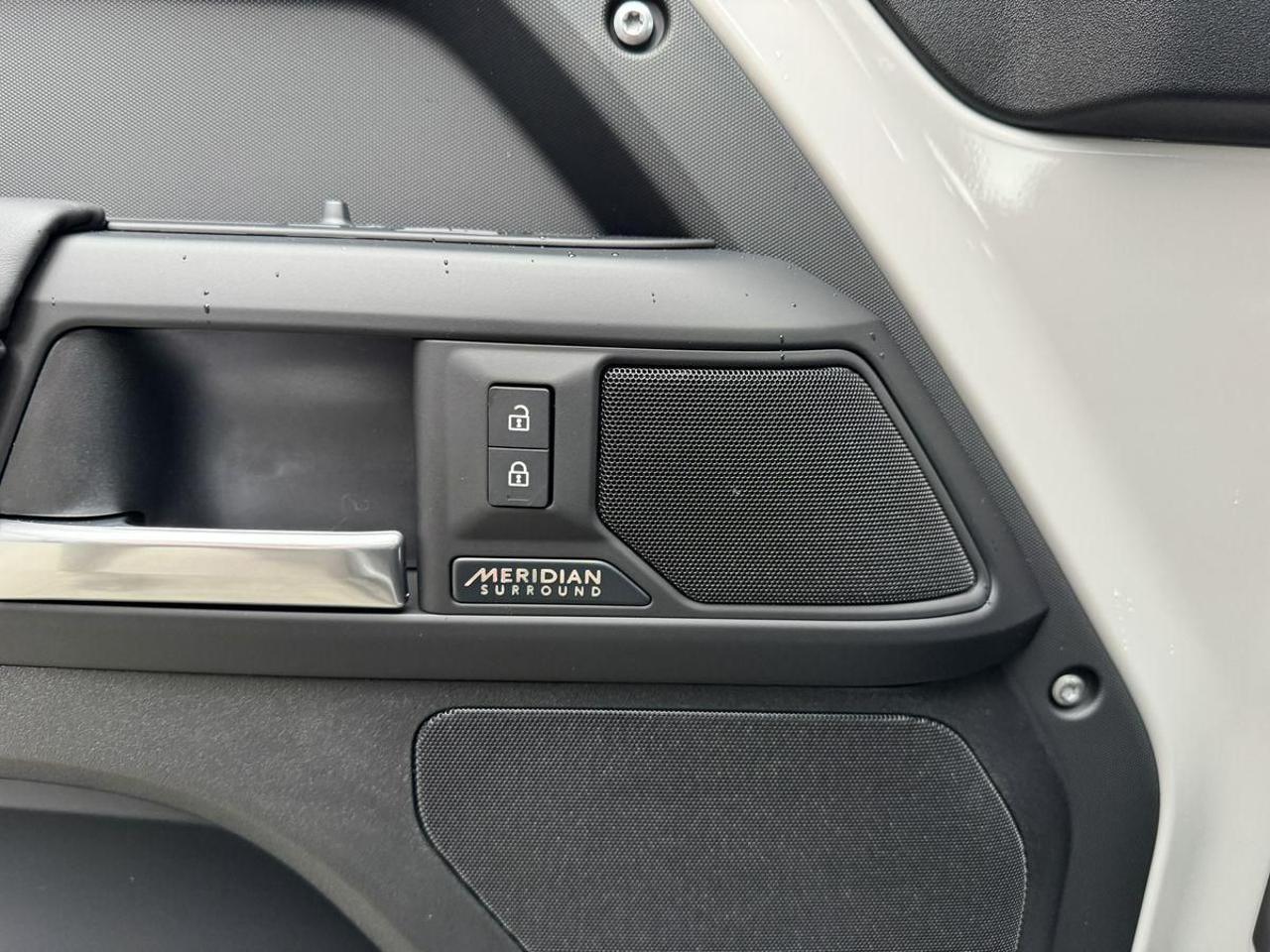 LAND ROVER Defender 110 3.0D I6 350 CV AWD Auto X-Dynamic HSE - 27