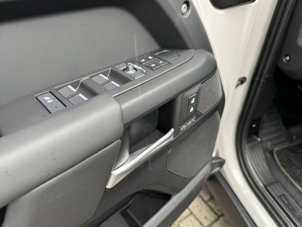 LAND ROVER Defender 110 3.0D I6 350 CV AWD Auto X-Dynamic HSE - 13