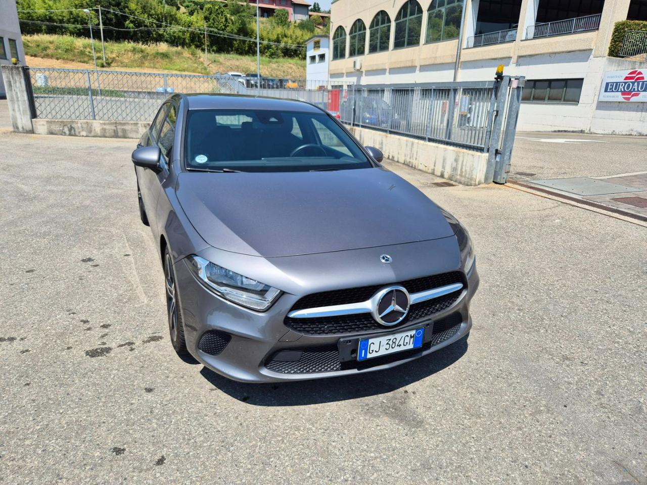 MERCEDES-BENZ A 180 d Business - 4