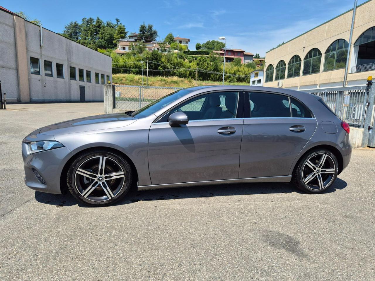 MERCEDES-BENZ A 180 d Business - 3