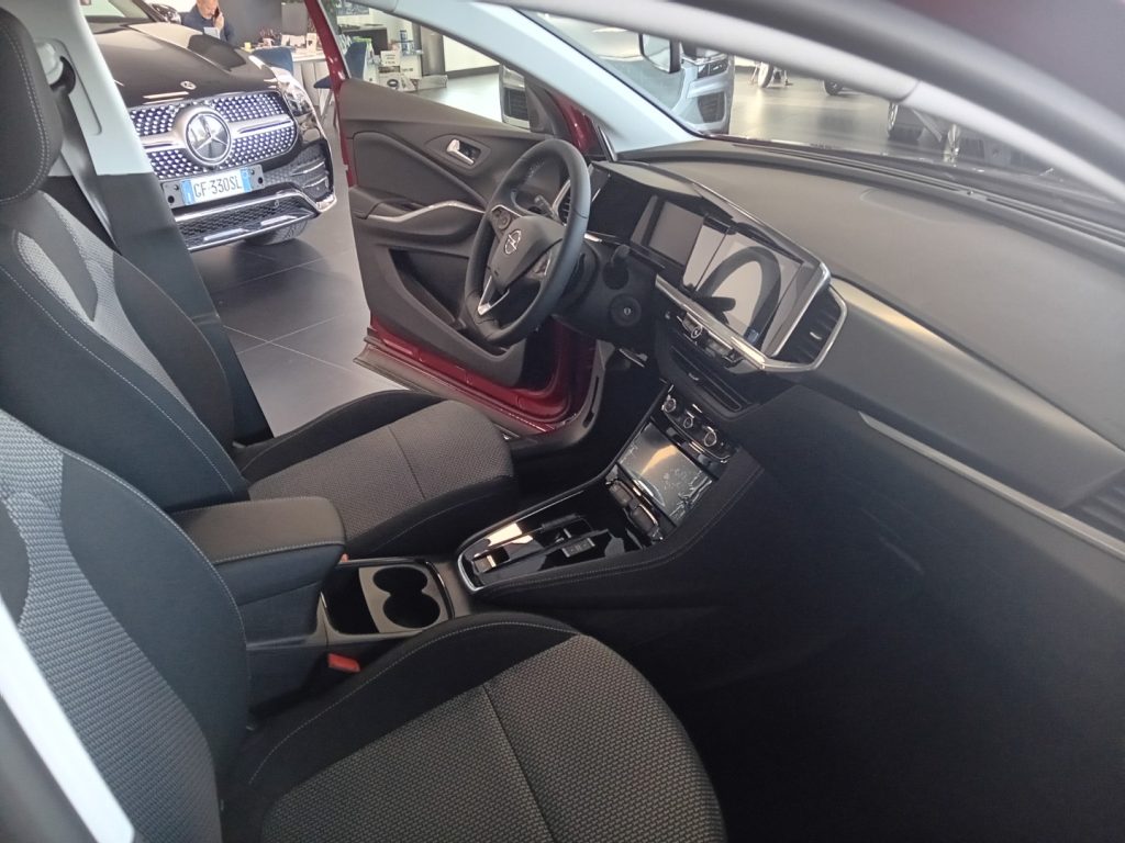 Clicca per ingrandire Grandland - 1.5 diesel Ecotec aut. Edition KM0 OFFERTA PROMO!!