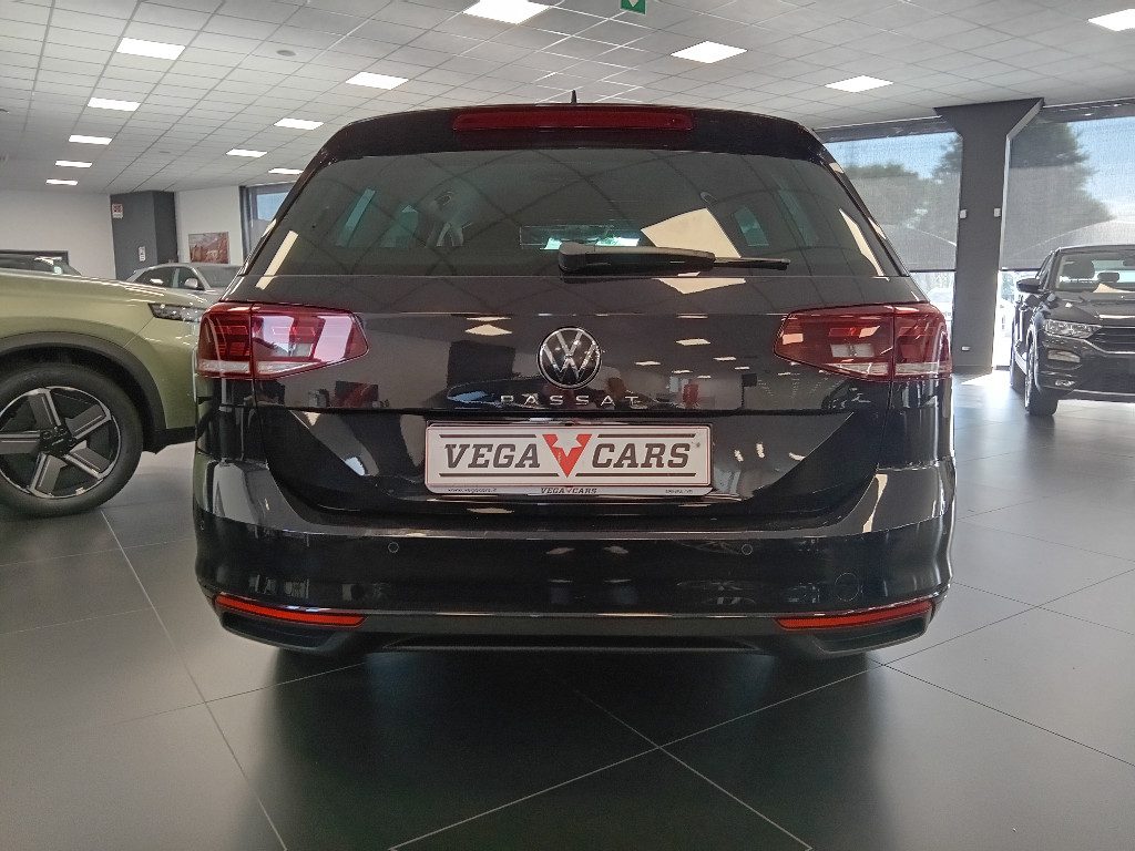Clicca per ingrandire Passat Variant - 2.0 TDI SCR EVO DSG Business OFFERTA PROMO!!!