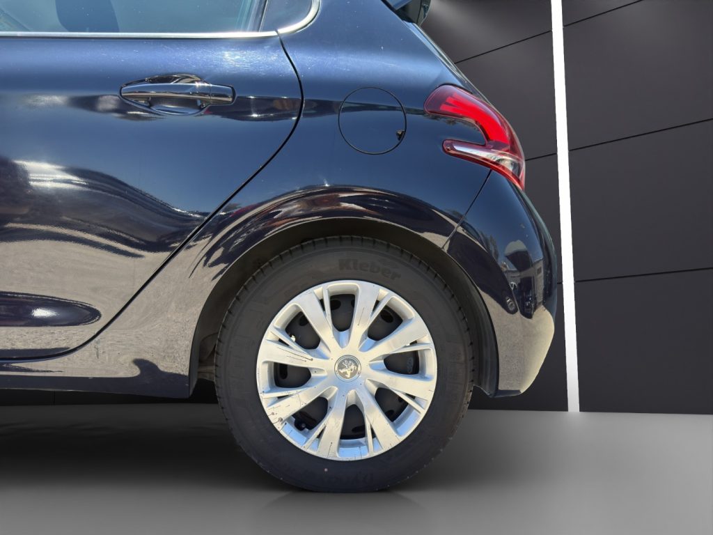 PEUGEOT 208 1° serie PureTech 82 5 porte Active - 21