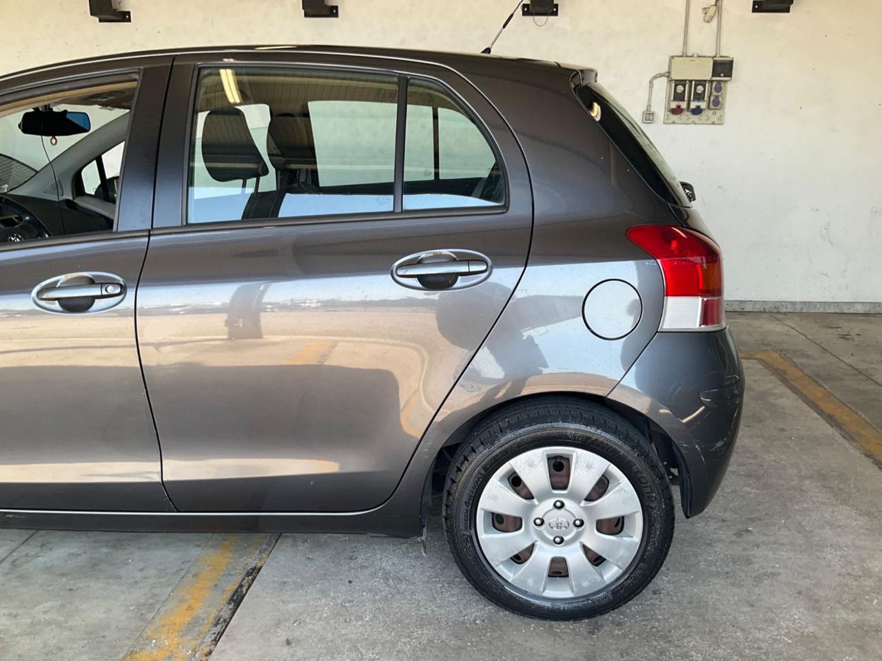TOYOTA Yaris 1.0 5 porte - 7
