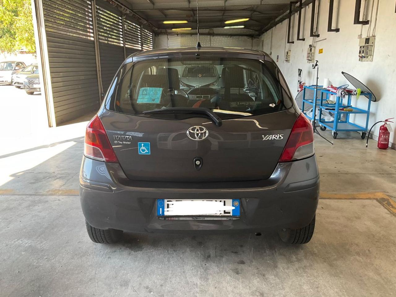 TOYOTA Yaris 1.0 5 porte - 6