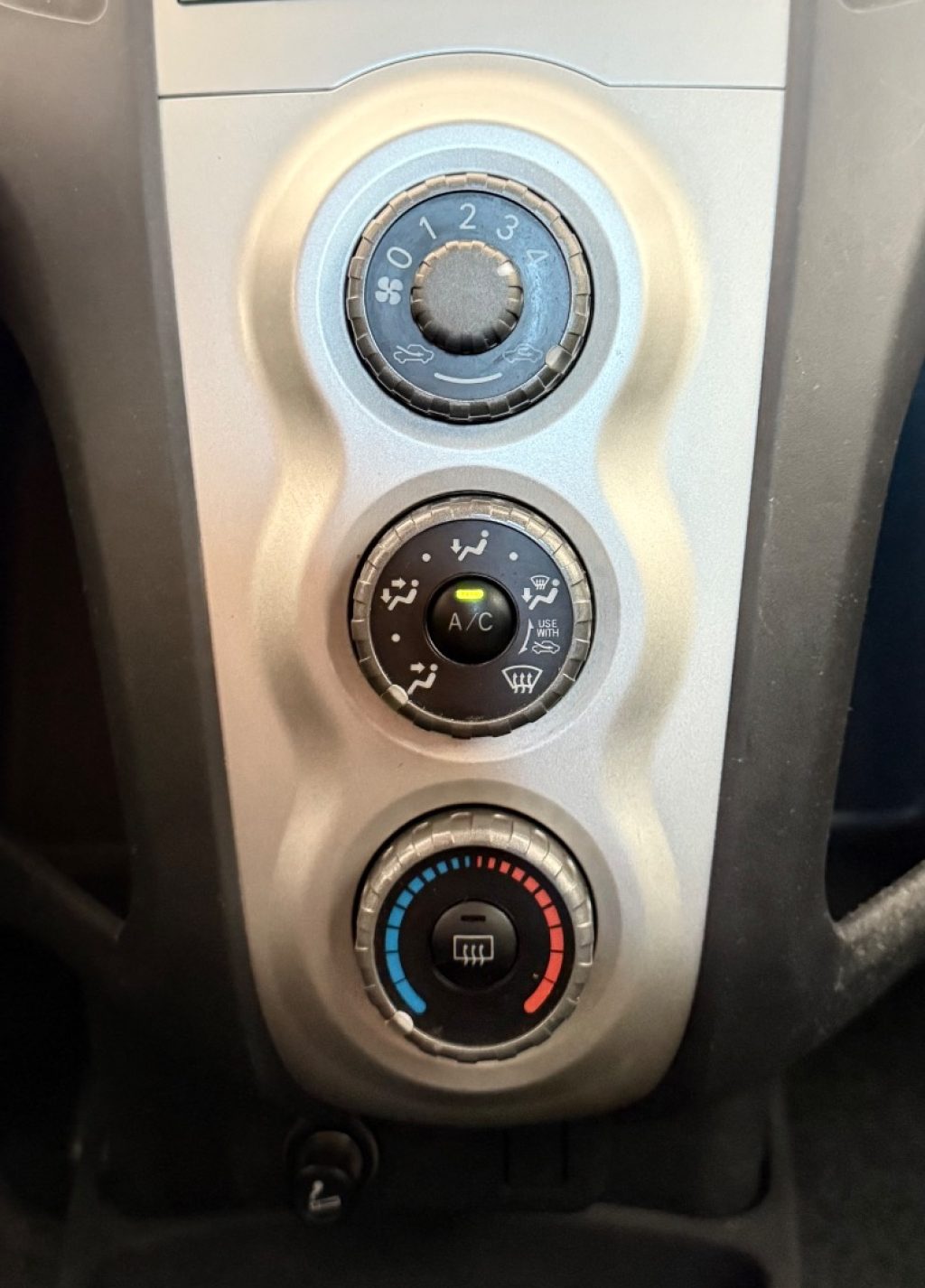 TOYOTA Yaris 1.3 5 porte M-MT SOL - 20