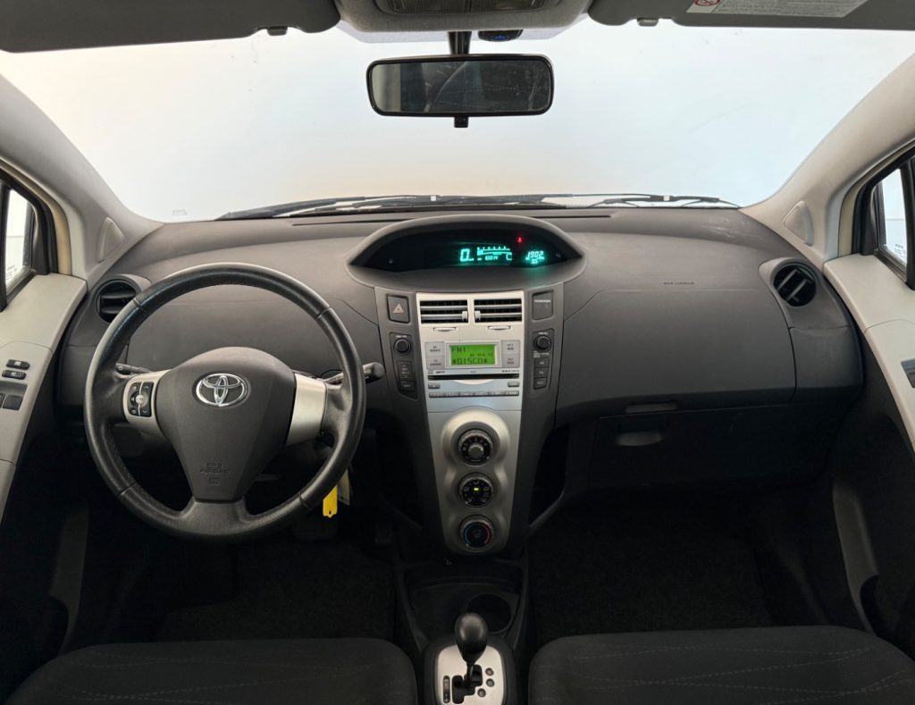 TOYOTA Yaris 1.3 5 porte M-MT SOL - 9