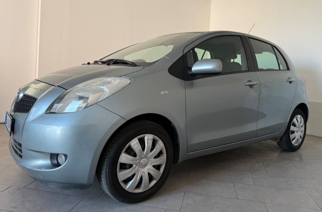 TOYOTA Yaris 1.3 5 porte M-MT SOL - 2