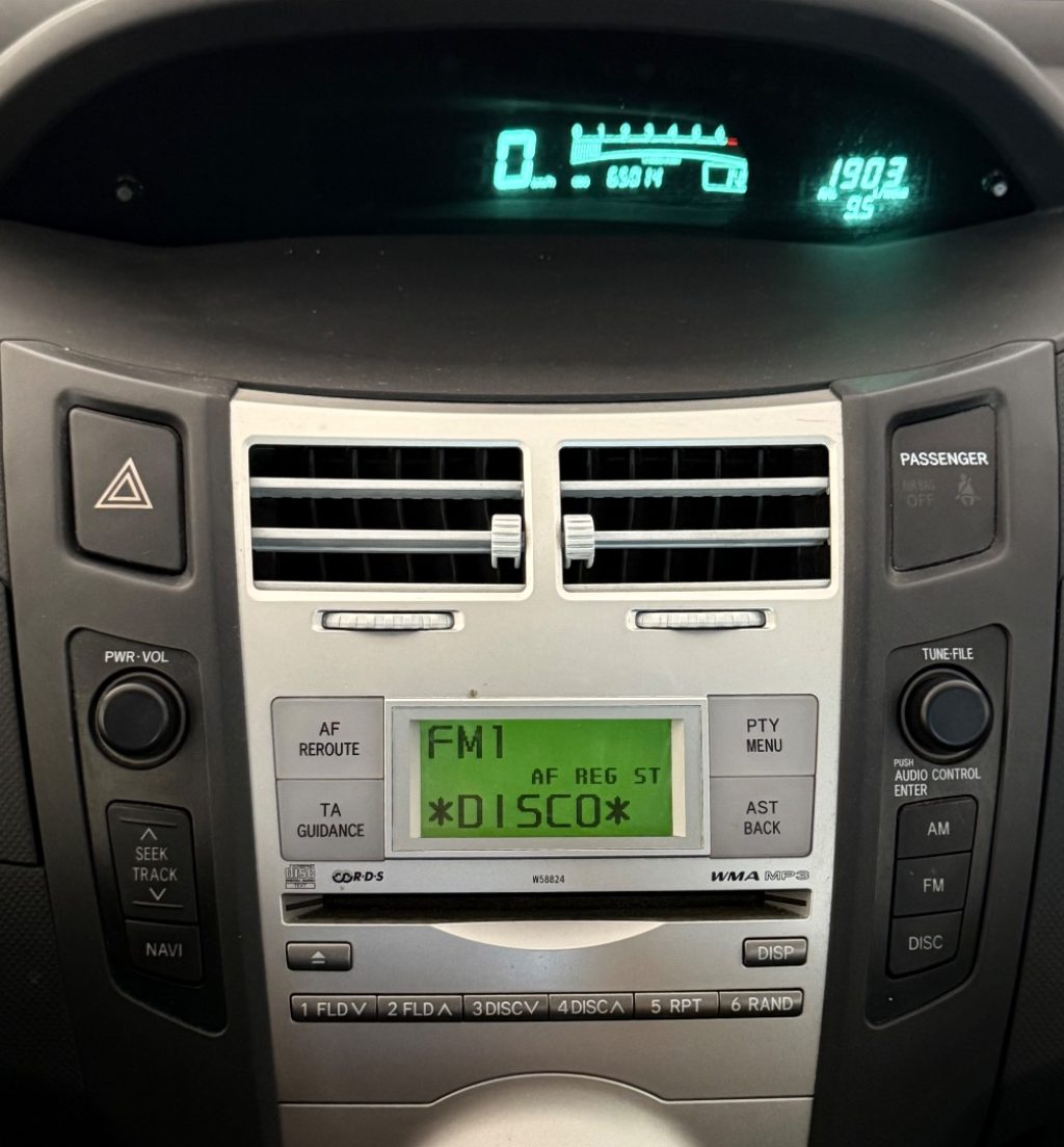 TOYOTA Yaris 1.3 5 porte M-MT SOL - 11