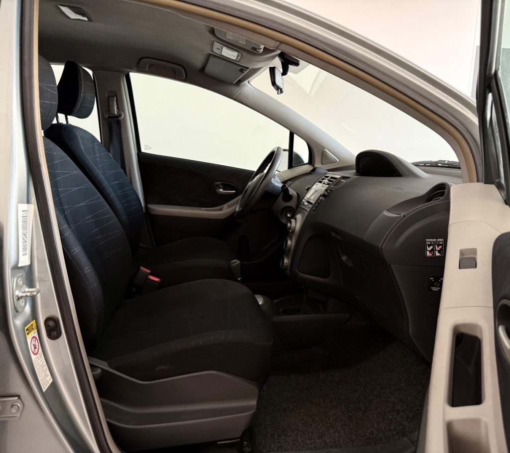 TOYOTA Yaris 1.3 5 porte M-MT SOL - 14