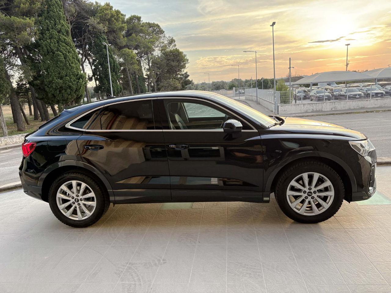 AUDI Q3 SPB SPORTBACK 35 TDI S tronic Business Plus - 4