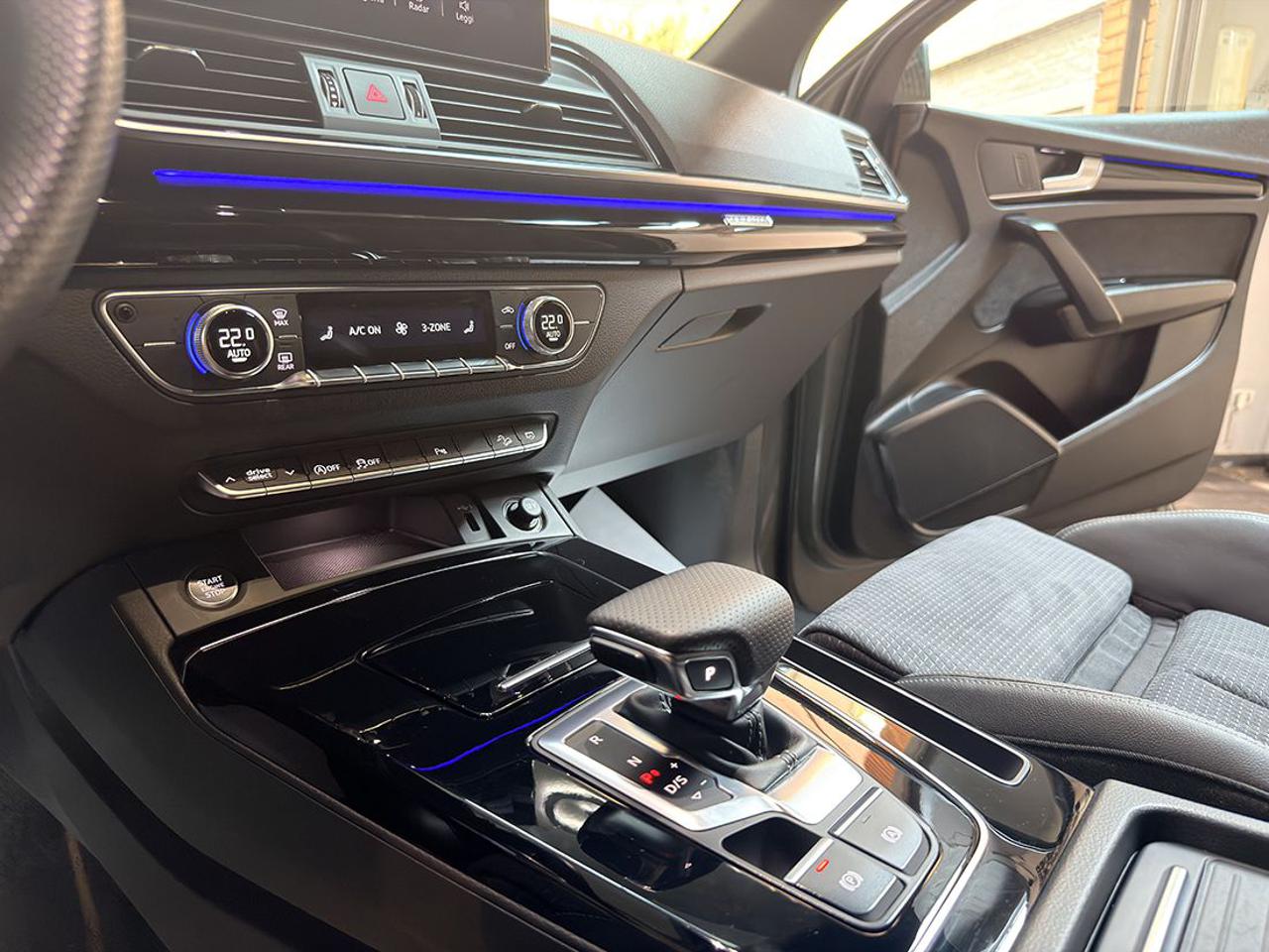 AUDI Q5 40 TDI Quattro S-Tronic Identity Black - 32