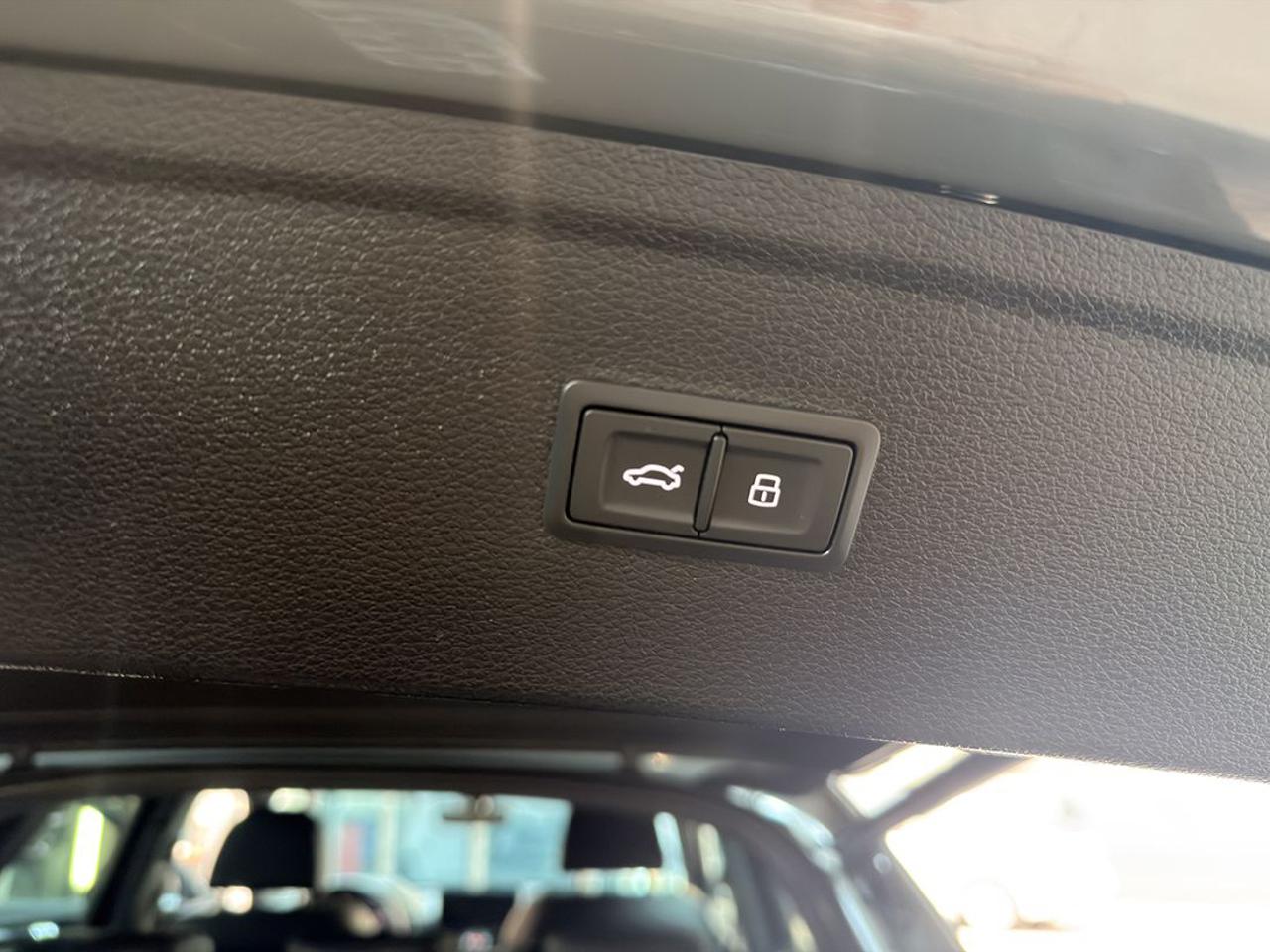 AUDI Q5 40 TDI Quattro S-Tronic Identity Black - 12