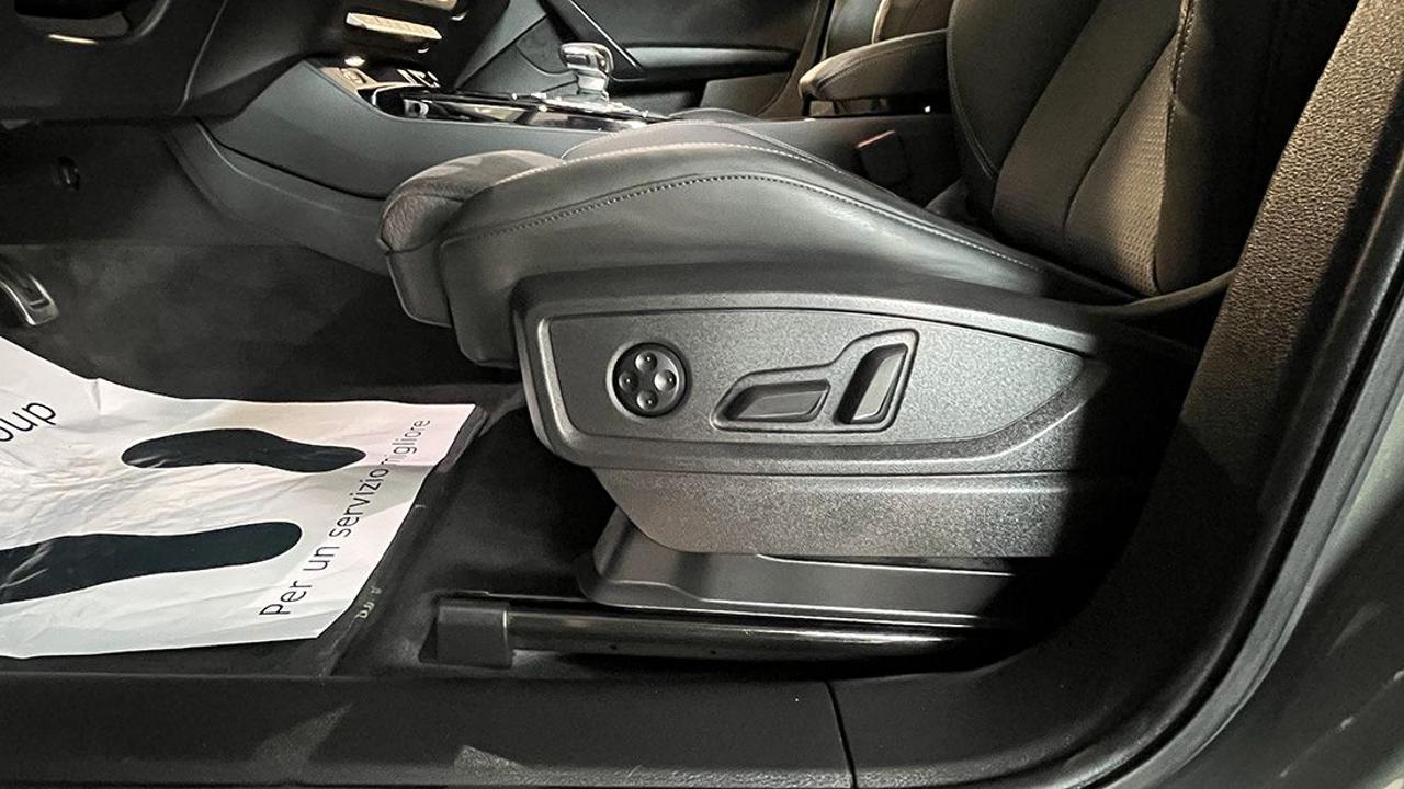AUDI Q5 40 TDI Quattro S-Tronic Identity Black - 38