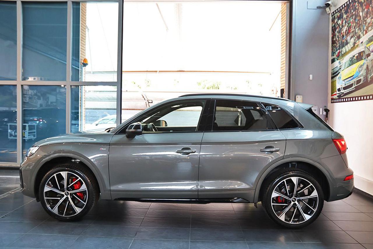 AUDI Q5 40 TDI Quattro S-Tronic Identity Black - 3