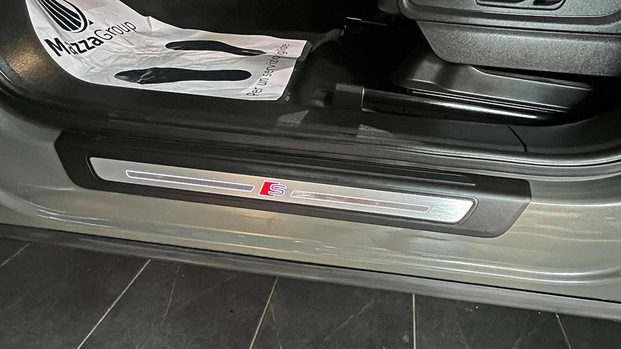 AUDI Q5 40 TDI Quattro S-Tronic Identity Black - 37