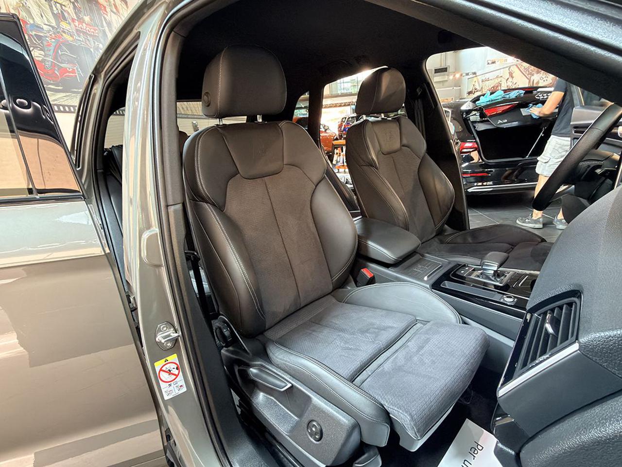 AUDI Q5 40 TDI Quattro S-Tronic Identity Black - 16