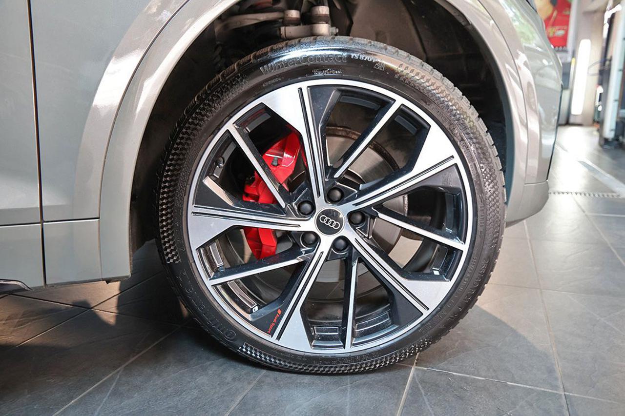 AUDI Q5 40 TDI Quattro S-Tronic Identity Black - 6