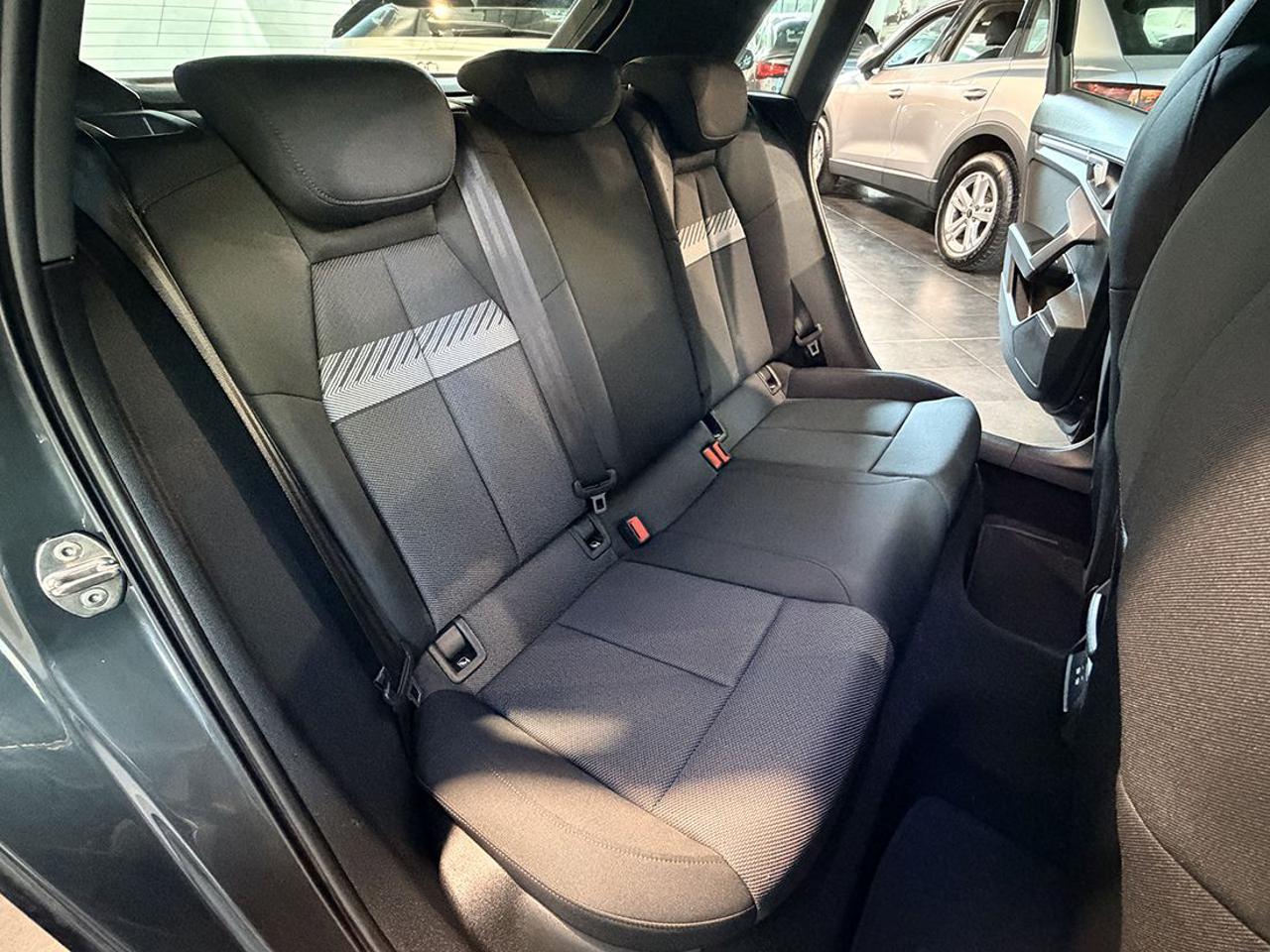 AUDI A3 35 TDI Sportback S-Tronic Business Advanced - 19