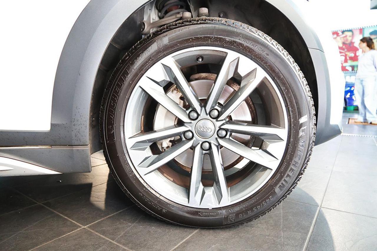 AUDI A4 allroad 40 TDI S-Tronic Identity Contrast - 6