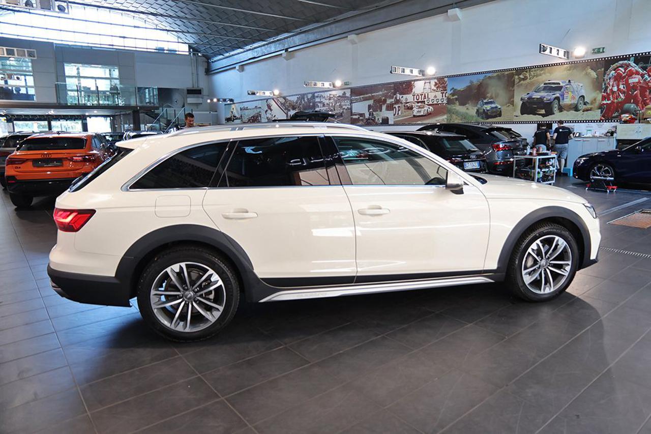 AUDI A4 allroad 40 TDI S-Tronic Identity Contrast - 11