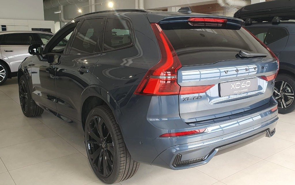 VOLVO XC60 T6 Plug-in hybrid AWD automatico Plus Black Editio - Foto 2