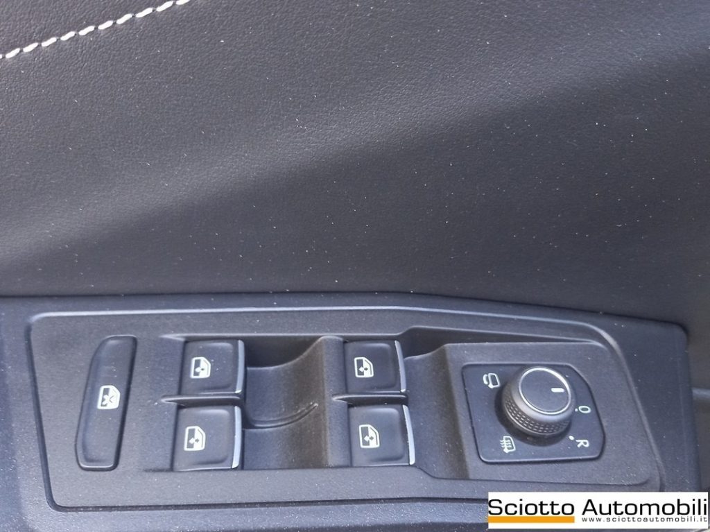VOLKSWAGEN T-Roc 1.0 TSI Life - 12