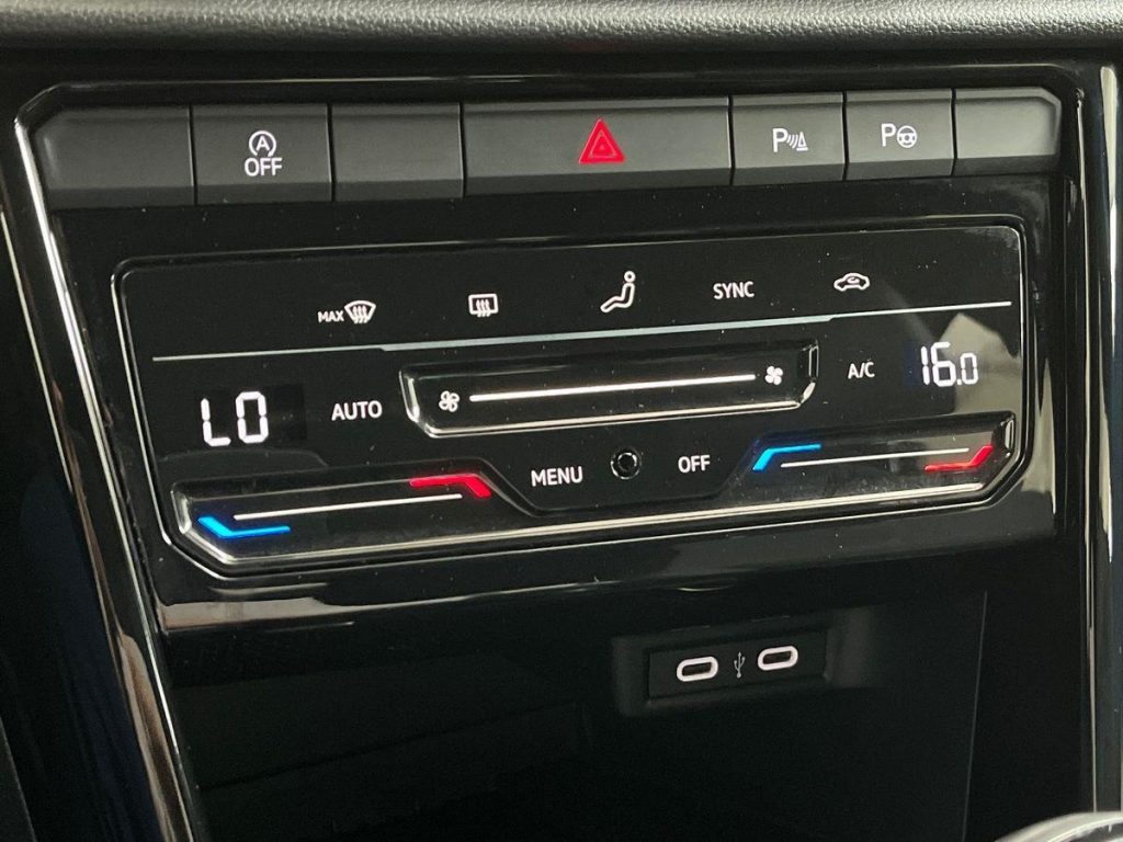VOLKSWAGEN T-Roc 2.0 TDI SCR R-Line - 14