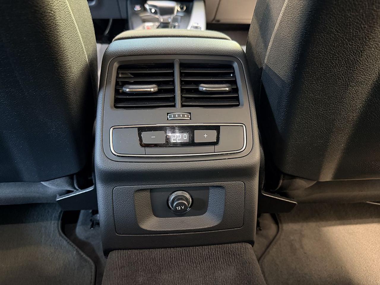 AUDI A4 30 TDI Avant S-Tronic Business Advanced - 37