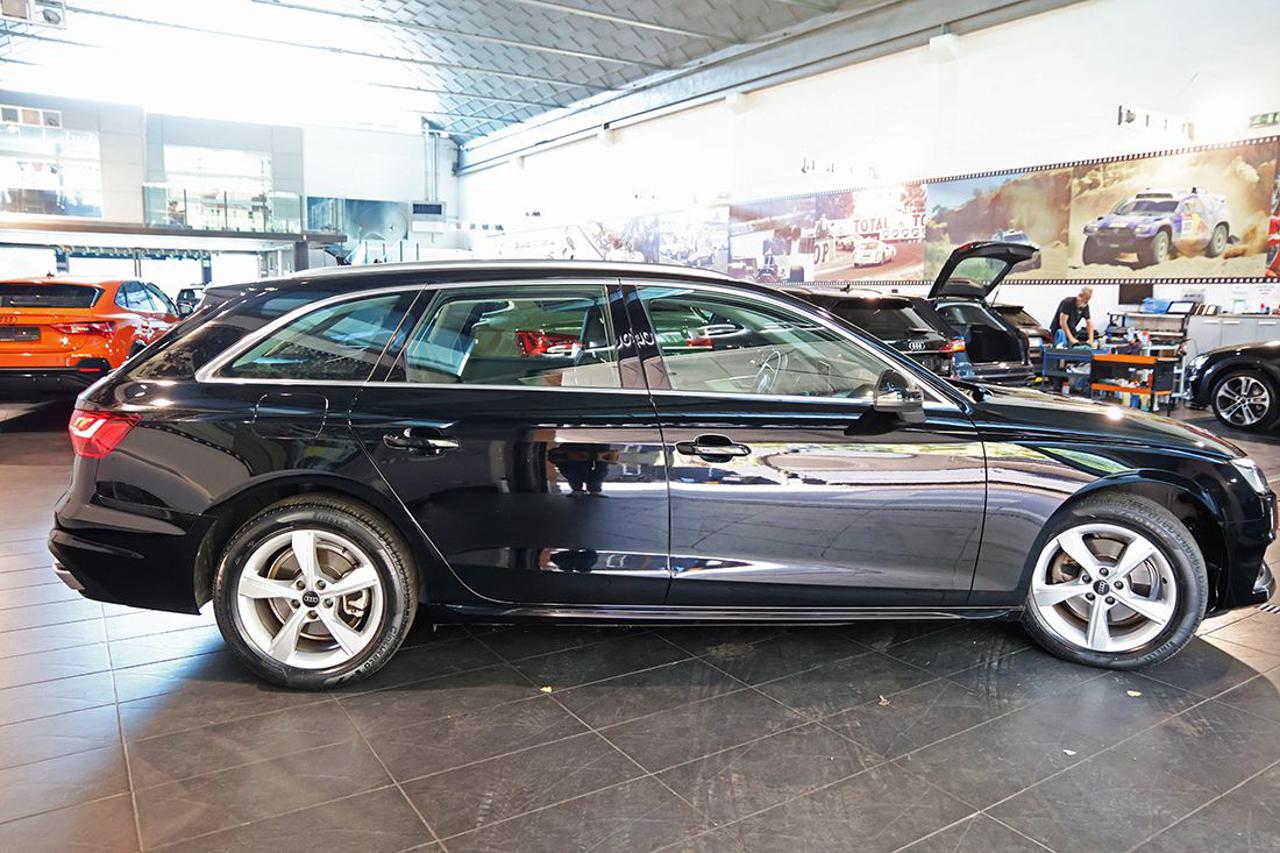 AUDI A4 30 TDI Avant S-Tronic Business Advanced - 9