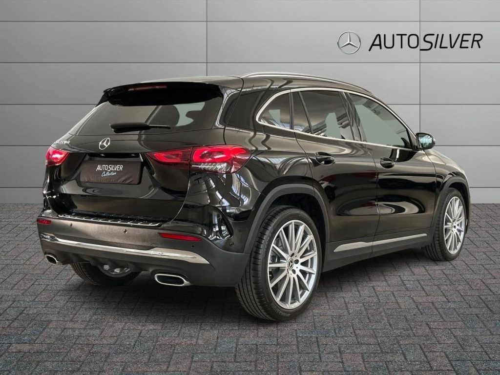 MERCEDES-BENZ GLA 220 d Automatic Premium - 2