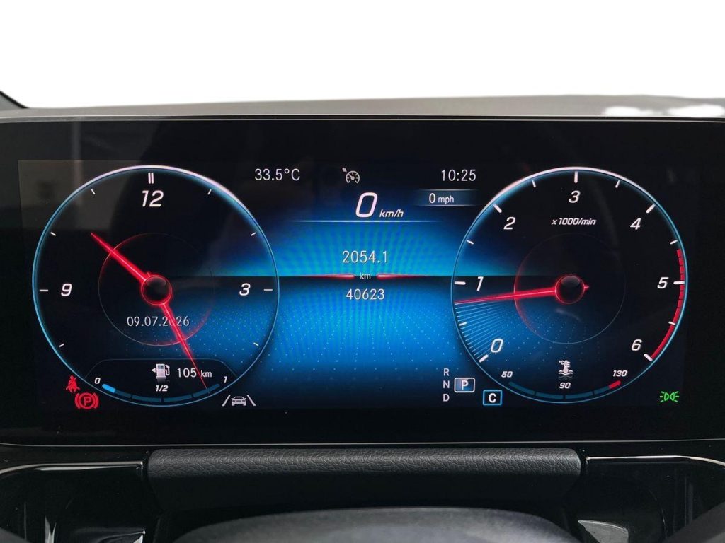 MERCEDES-BENZ GLA 220 d Automatic Premium - 8