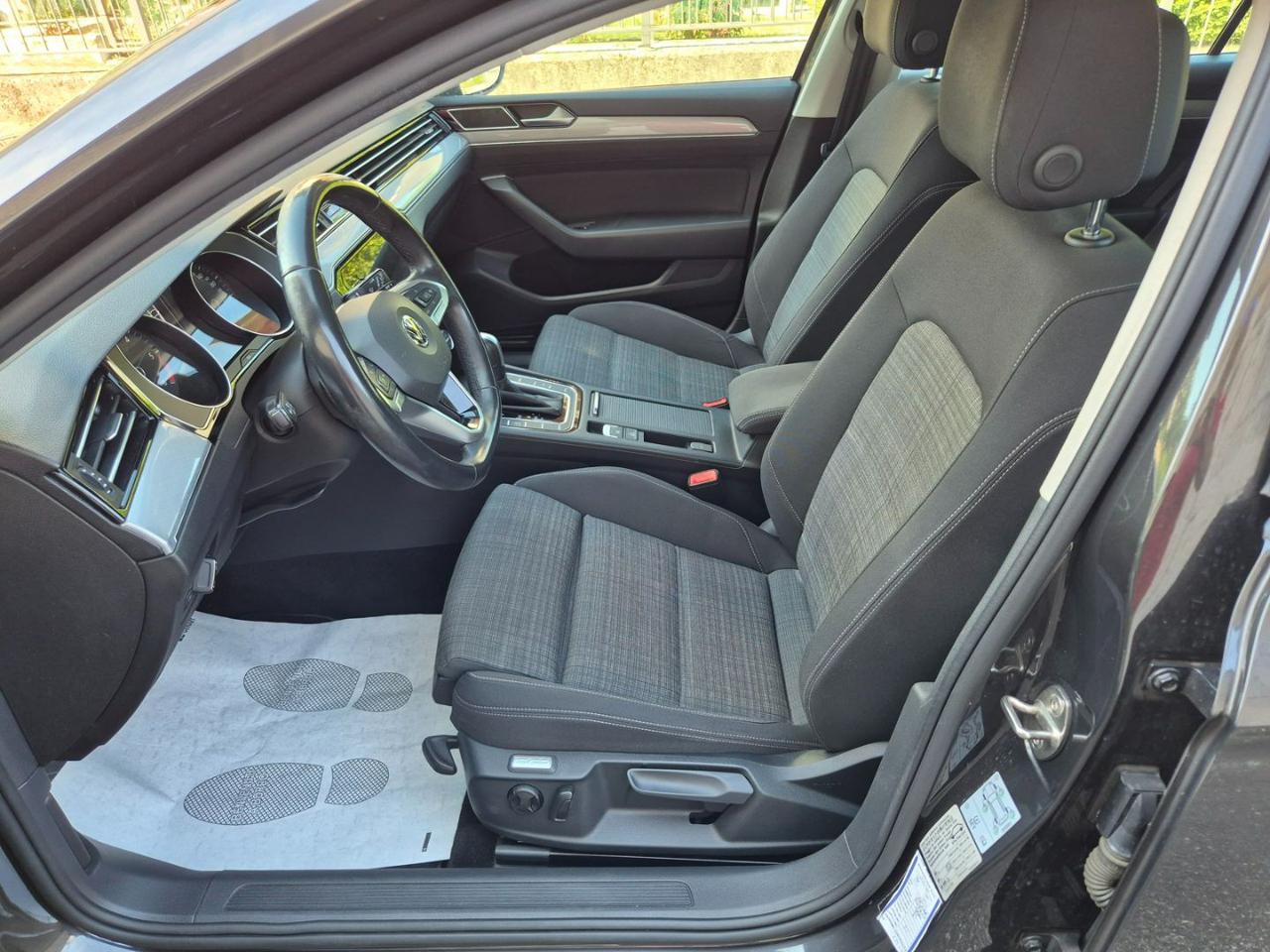 VOLKSWAGEN Passat Variant 2.0 TDI SCR EVO DSG Business - 9