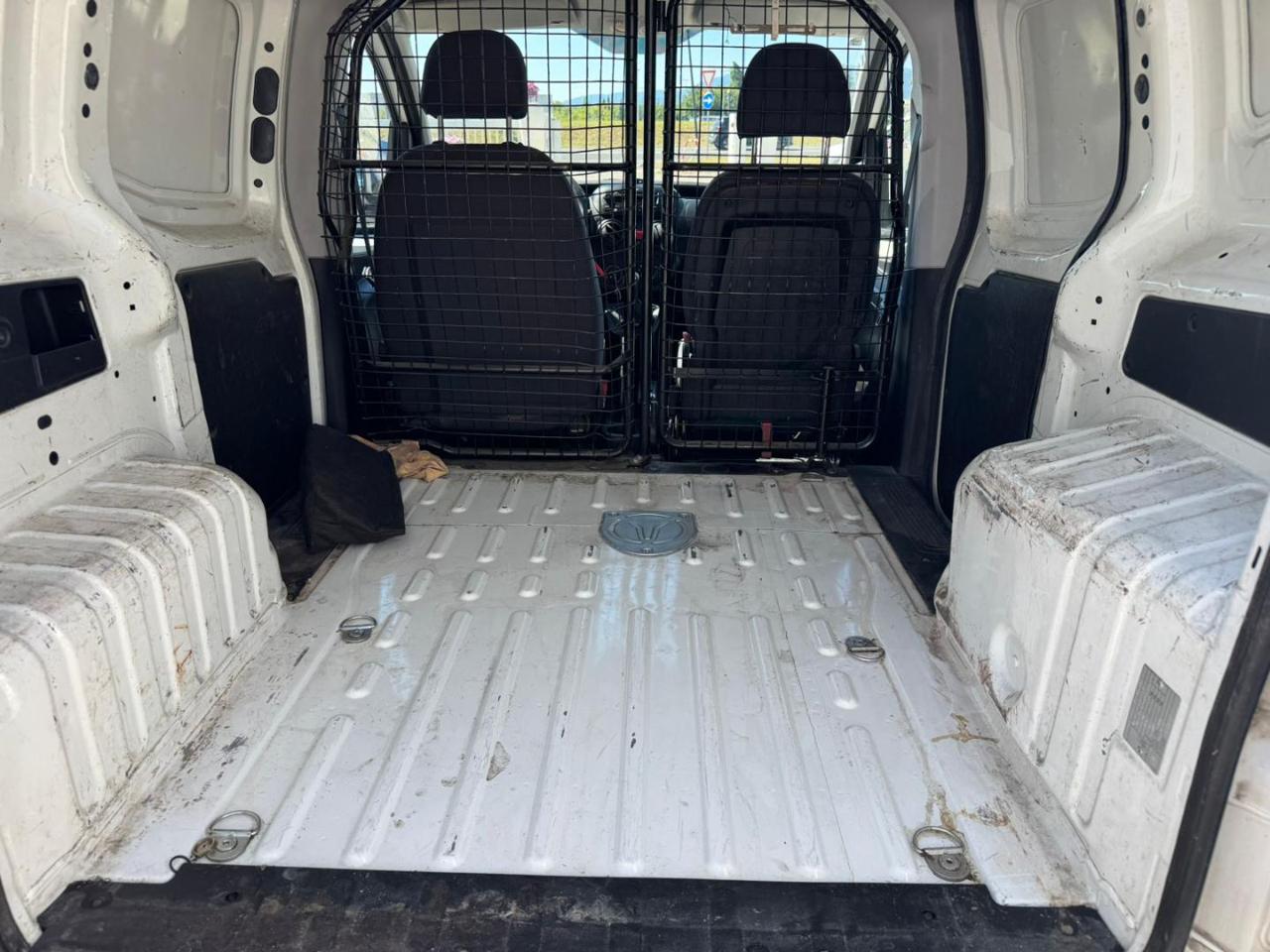 PEUGEOT Bipper 1.3 HDi 75CV Basis - 12