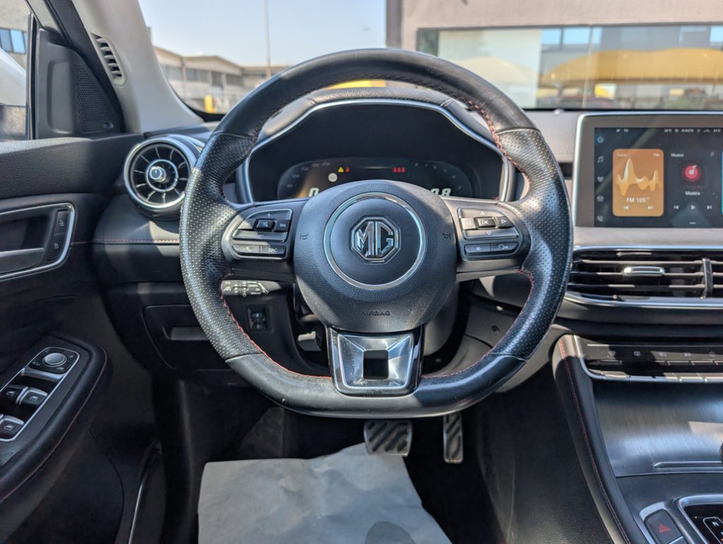 MG HS 1.5T-GDI AT Luxury - 11