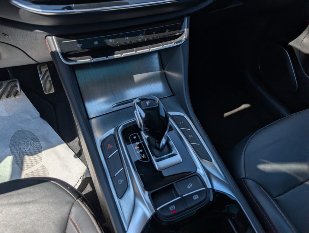 MG HS 1.5T-GDI AT Luxury - 28