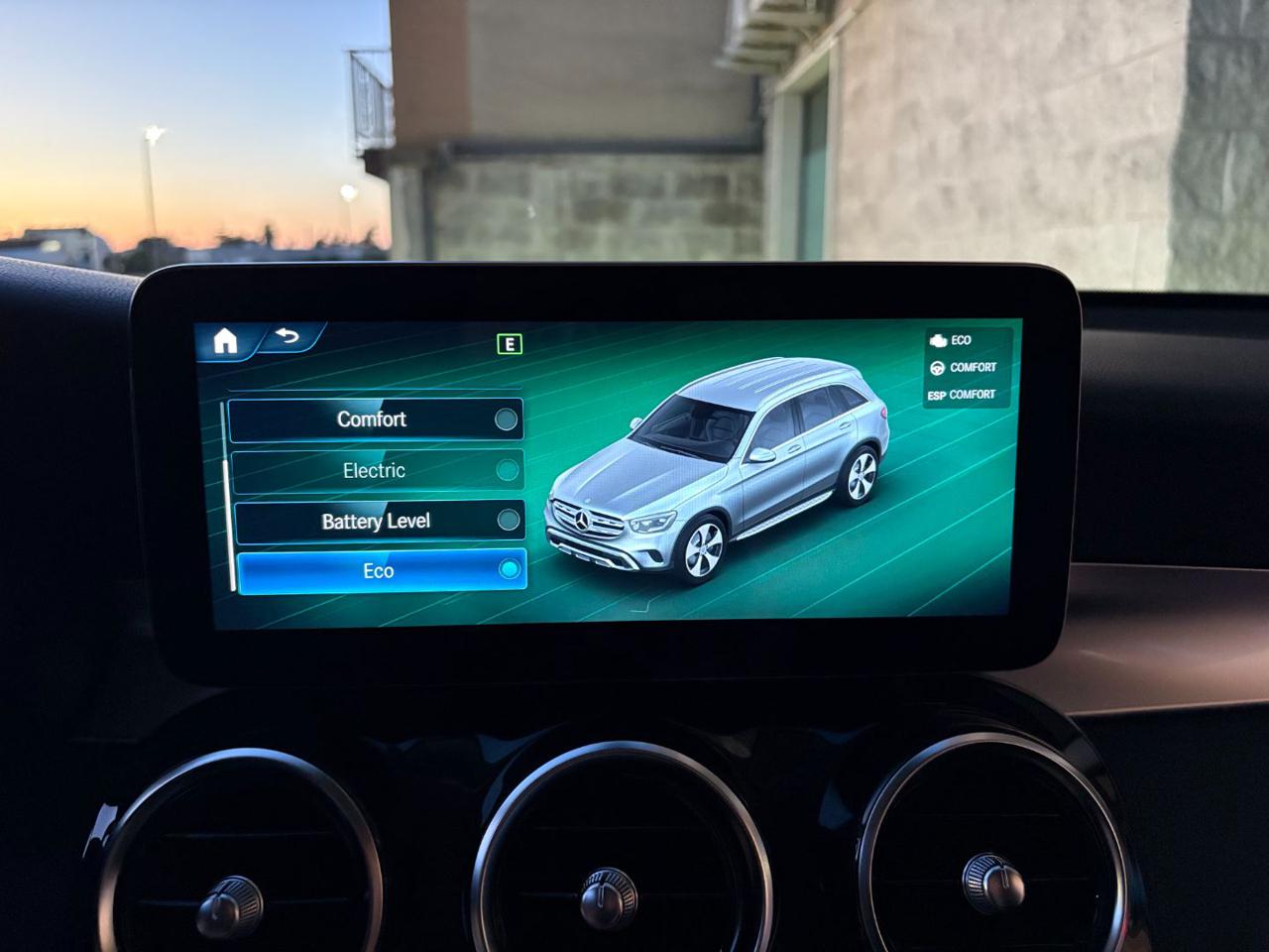 MERCEDES-BENZ GLC 300 de 4Matic Plug-in hybrid Sport. - 28