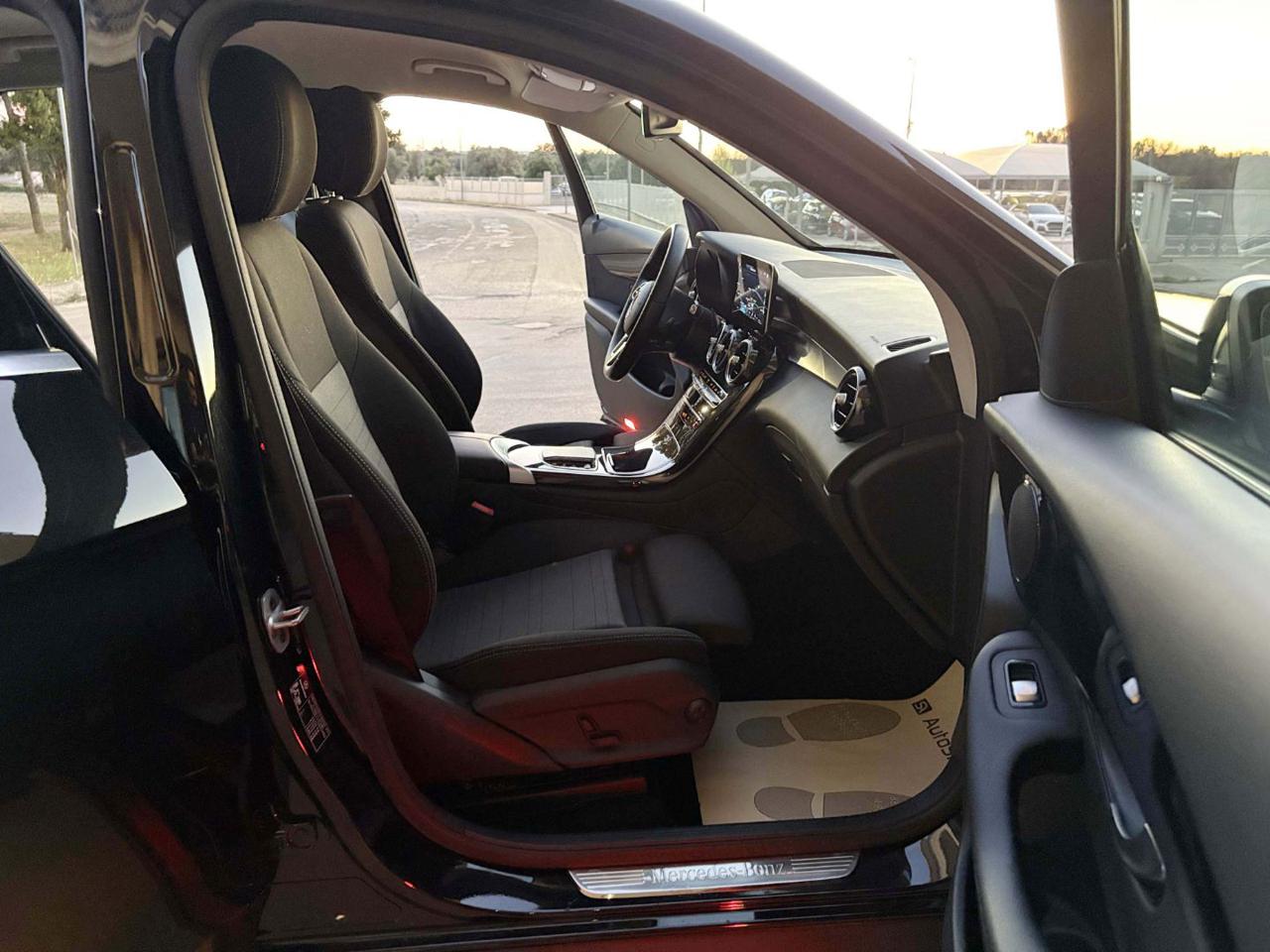 MERCEDES-BENZ GLC 300 de 4Matic Plug-in hybrid Sport. - 9